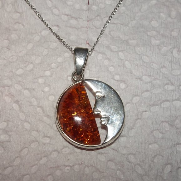 Vtg. 925 SS Amber Man In Moon Pendant Necklace - Picture 2 of 8